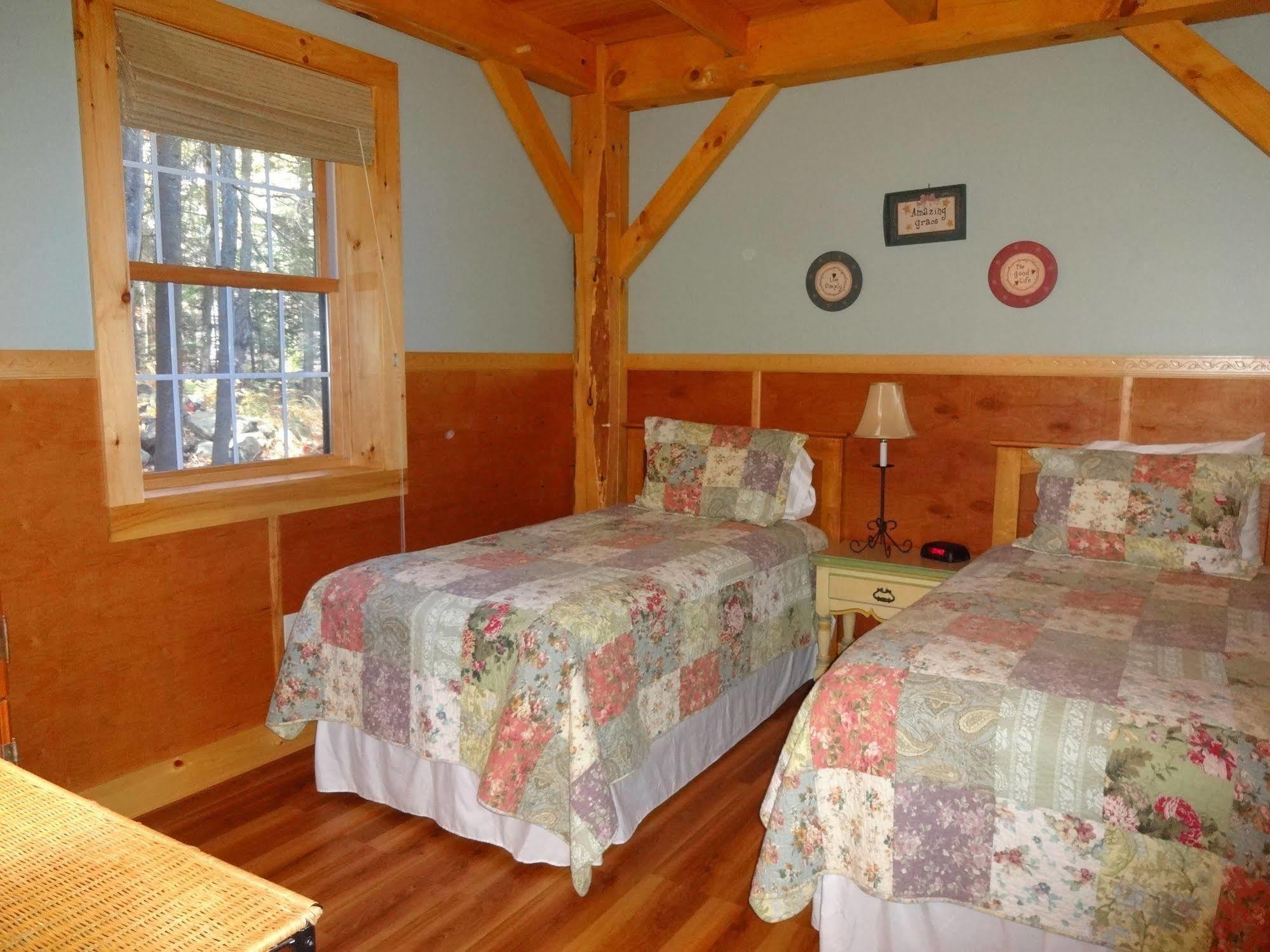 Robert Frost Mountain Cabins 米德尔伯里 外观 照片